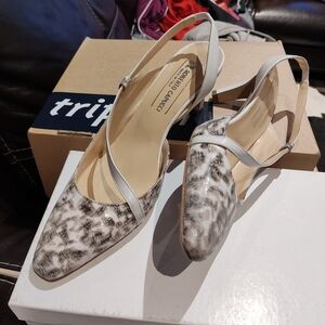 Vero Cuoio Women's Leopard Print Sandals